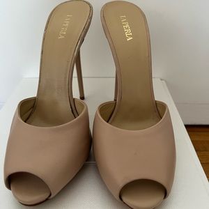 La Pearl nude high-hill slippers